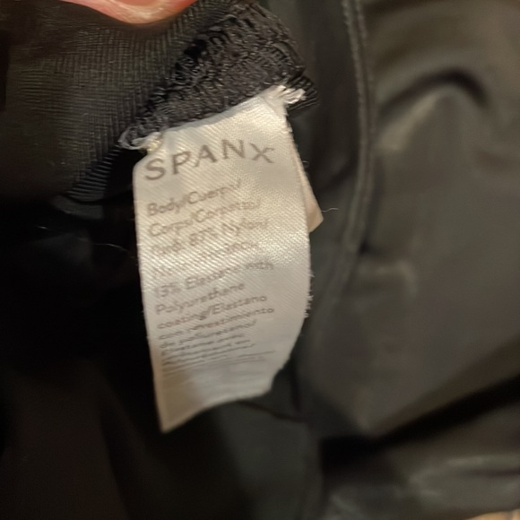Spanx Shapewear Ready-to-Wow! Faux Leather Leggings Black Size Small - Picture 12 of 13